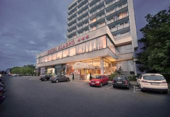 Retro Hotel Kladno allows 18 year olds to book a room