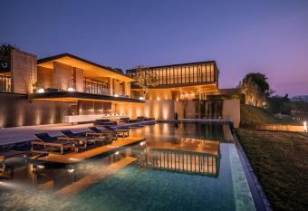 Tara Villa has Balcony rooms