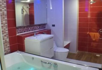 BlueTel Re sidencE Bangkok IMPACT - 1 Time Drop-Off Service to Impact has Balcony rooms