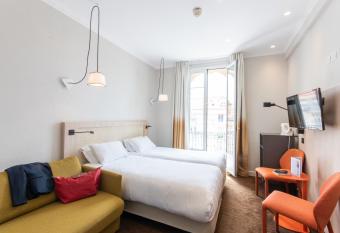 H  tel Vend  me allows 18 year olds to book a room