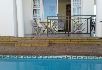 Come Home in Oudtshoorn Self-Catering Units has Balcony rooms