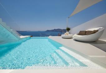 The Saint Hotel allows 18 year olds to book a room