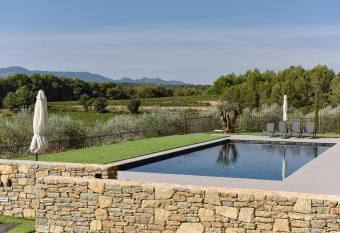 Domaine de la Galini  re allows 18 year olds to book a room