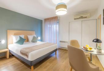 Appart City Confort Toulouse Purpan allows 18 year olds to book a room