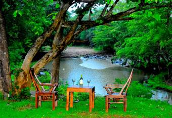 Scenery River Cotteges has Balcony rooms