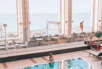 Hyatt Regency Nice Palais de la M  diterran  e has Balcony rooms