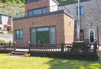        SW              209, House 209 has Balcony rooms