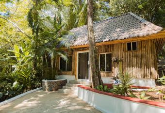 Falling Leaves Lodge allows 18 year olds to book a room