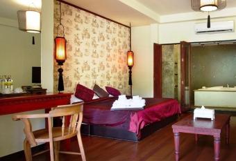 Sukantara Cascade Resort and Spa has rooms with a private hot tub