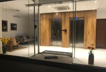 Departamento 1 habitaci  n zona exclusiva allows 18 year olds to book a room