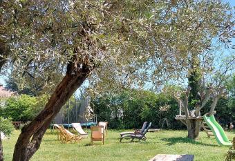 L Esperluette en Camargue has Balcony rooms