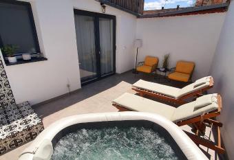 Sousedi Pavlov has Balcony rooms