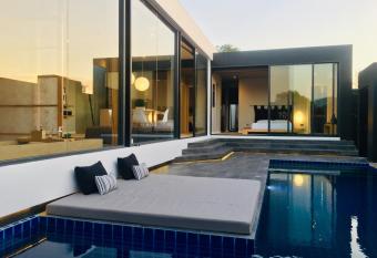 Villa Kyoto has Balcony rooms