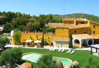 9 bedrooms villa with private pool jacuzzi and enclosed garden at Can Trabal has Balcony rooms