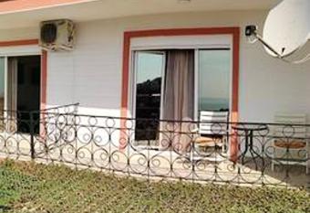 2 bedrooms appartement with sea view enclosed garden and wifi at Ulcinj 1 km away from the beach has Balcony rooms