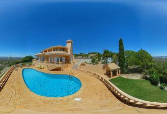 4 bedrooms house with sea view private pool and enclosed garden at Loule has Balcony rooms