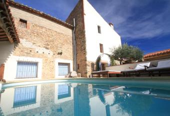 Mas St. Joseph allows 18 year olds to book a room