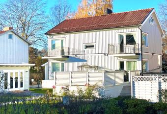 3 rooms with private kitchen & private bathroom 5B has Balcony rooms