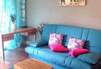 Studio a Le Moule a 30 m de la plage avec jardin clos et wifi has Balcony rooms