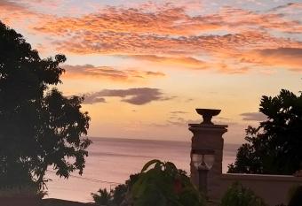 Studio a Bouillante a 300 m de la plage avec vue sur la mer jardin clos et wifi has Balcony rooms