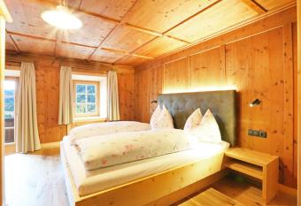 Hanslerhof has Balcony rooms