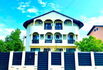 Vila Zoe BucharestAirport&Therme&Parking Otopeni has Balcony rooms