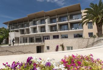 Thalazur Antibes - H  tel & Spa has Balcony rooms