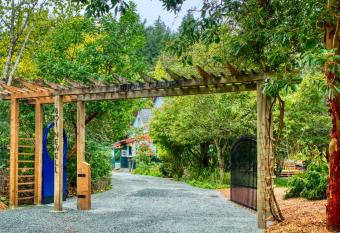 Sehome Garden Inn has Balcony rooms