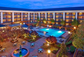 Sheraton Music City Nashville Airport has Balcony rooms