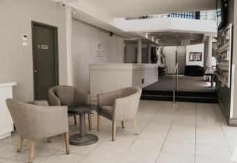 Melbourne Kew Central Apartments allows 18 year olds to book a room