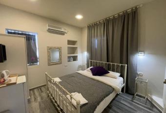 Villa Roca allows 18 year olds to book a room