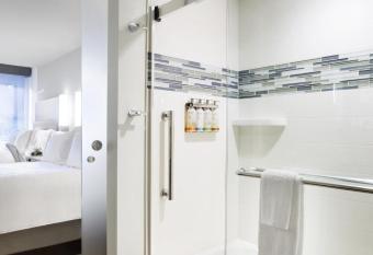 EVEN Hotel Norwalk, an IHG Hotel has rooms with a private hot tub