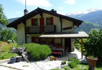 B&B Les Biolleys has Balcony rooms