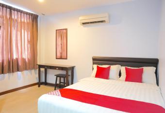 Super OYO 89544 Utama Inn allows 18 year olds to book a room
