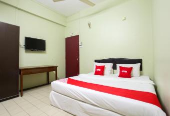 OYO 89549 Casavilla Hotel (city Centre) Taiping allows 18 year olds to book a room