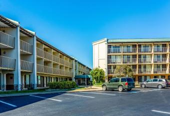 Rodeway Inn Central has Smoking rooms