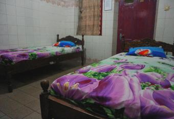 SPOT ON 1972 Aman Family Inn Syariah allows 18 year olds to book a room