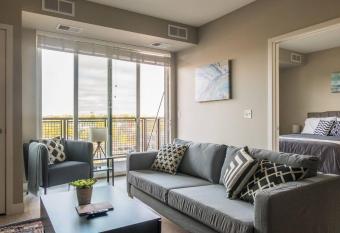 FRONTDESK 20 6th St Apts NE Minneapolis Riverfront District has Balcony rooms