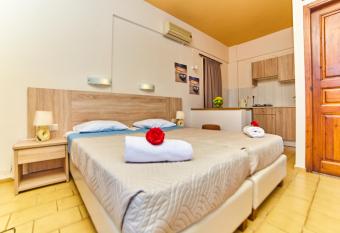 Villa Diasselo allows 18 year olds to book a room