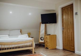 Betty s Loft allows 18 year olds to book a room