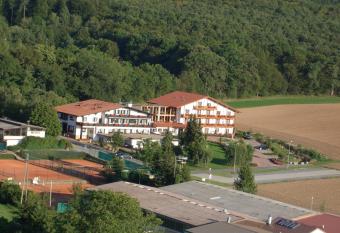 Villa Waldeck has Balcony rooms