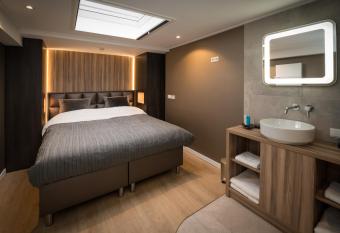 B&B Centrum Hengelo allows 18 year olds to book a room