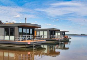 die M  wen has Balcony rooms