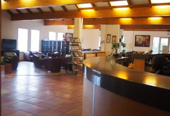 Brit Hotel Confort Castres allows 18 year olds to book a room