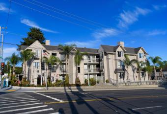 Motel Santa Cruz has Smoking rooms