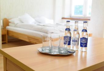 Amelia Zdroj Medical & Spa allows 18 year olds to book a room