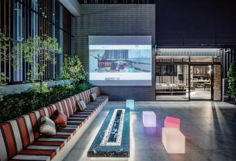 Oinn Hotel & Hostel Tainan allows 18 year olds to book a room