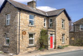 Cornlee allows 18 year olds to book a room