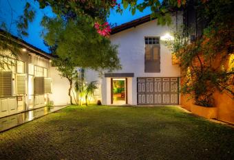 De Saram House by Geoffrey Bawa allows 18 year olds to book a room