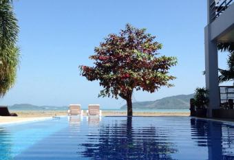 Chalong Beach Front Residence has Balcony rooms